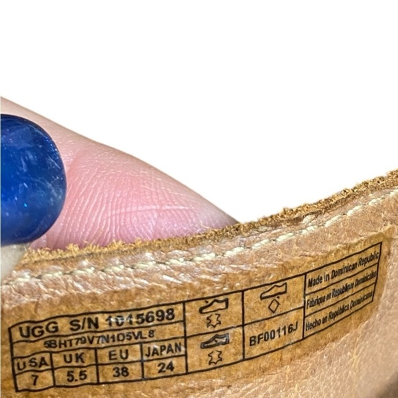 UGG-size 7 CELIA Suede Stacked Heel
Sandals in Chestnut Brown. Worn once! EUC!!! - Picture 8 of 14